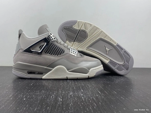 Chep Onekick Jordan Frozen AQ9129-001 Moments 4 Air 0626